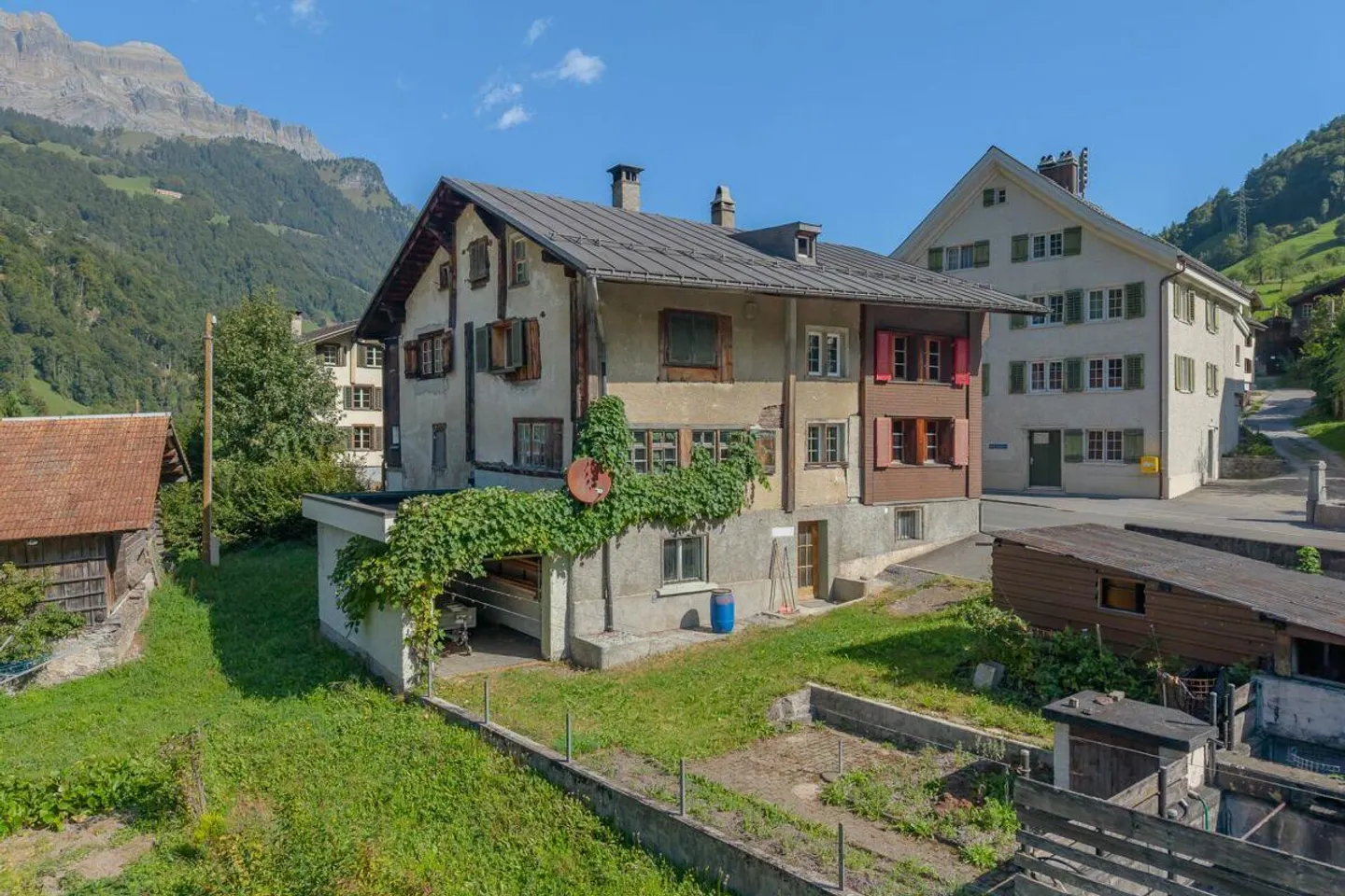 Doppeleinfamilienhaus mit Potenzial - Foto 1 von 12