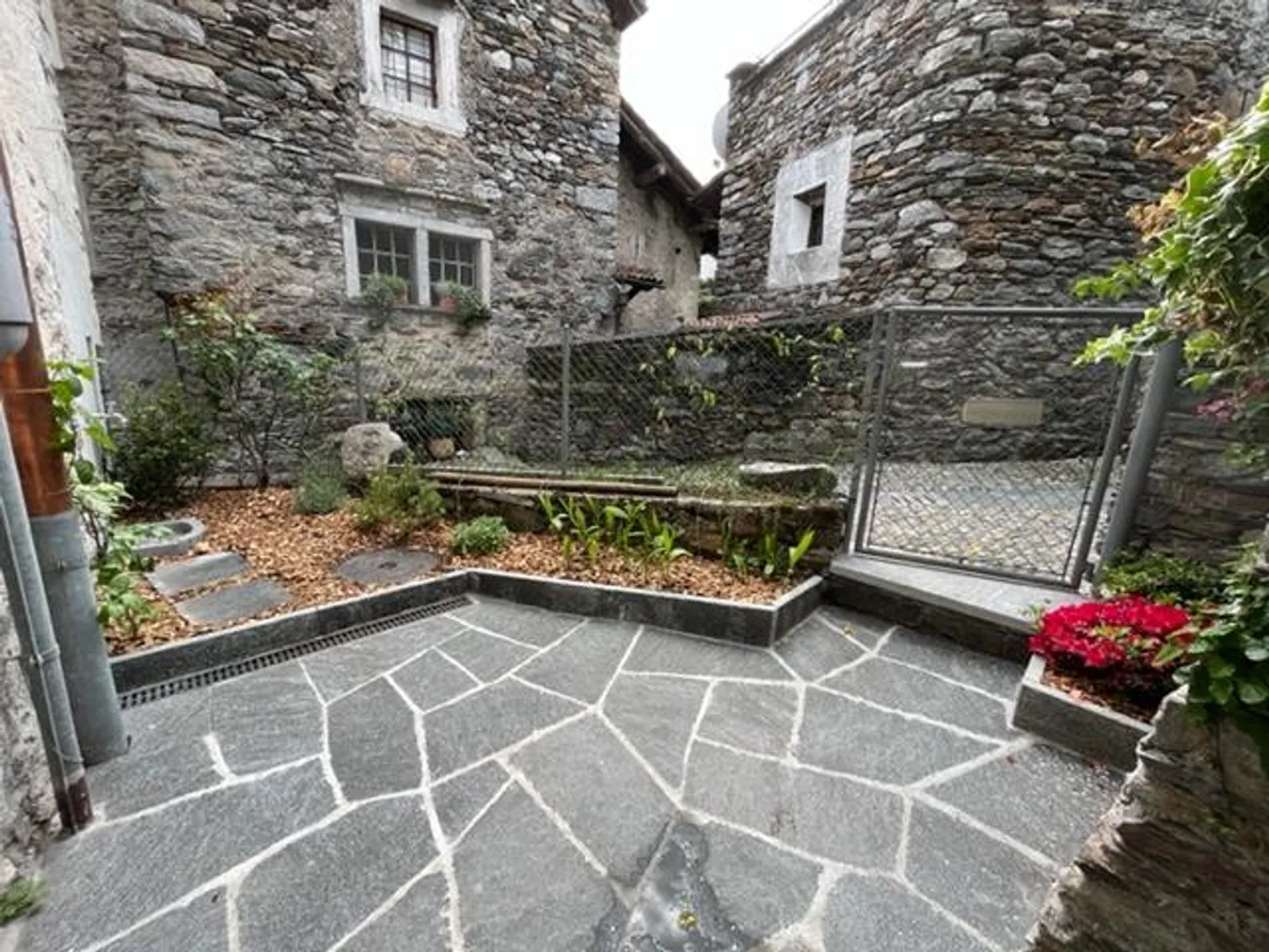 Casa Lena, Vicolo S. Antonio, 6618 Arcegno - Foto 2 von 5