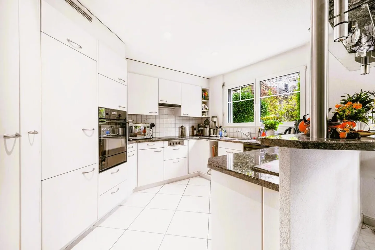 Such a beautiful single-family house in a quiet location! - Photo 3 of 17