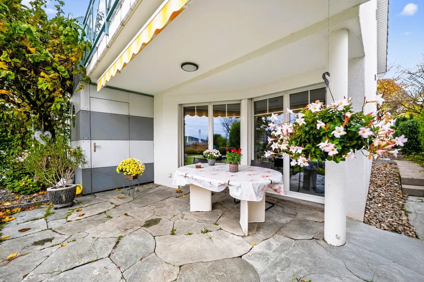 Such a beautiful single-family house in a quiet location! - Photo 11 of 17