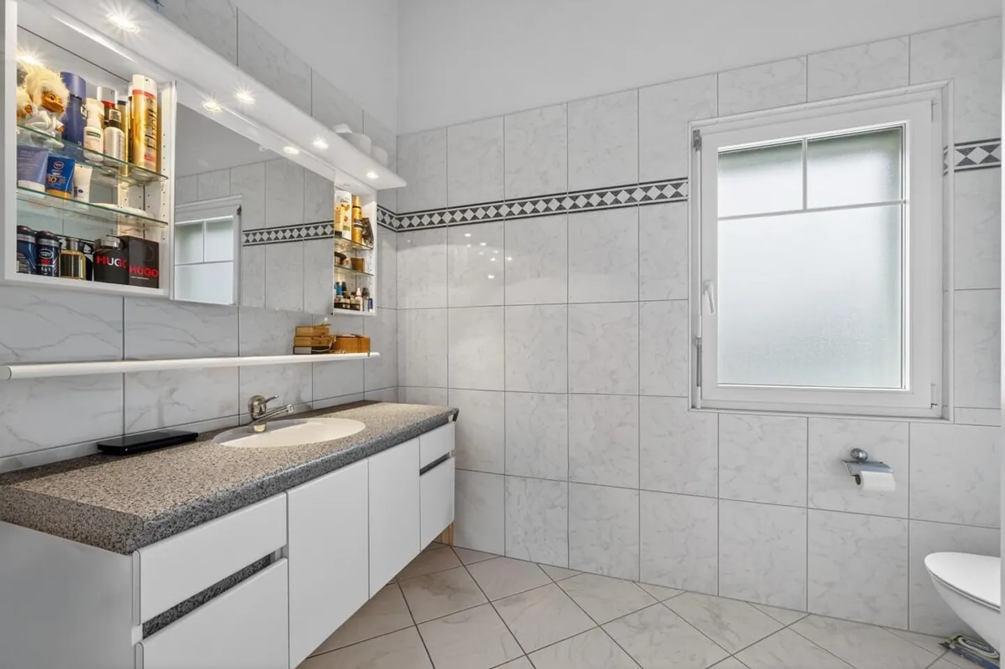 Such a beautiful single-family house in a quiet location! - Photo 9 of 17