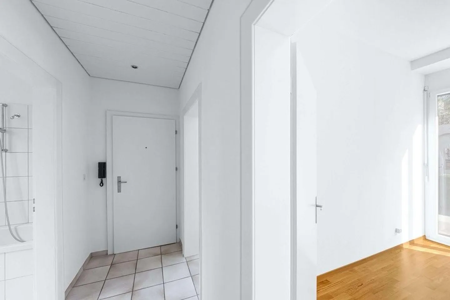 Spacious Living Space for Young Couple - Photo 6 of 8