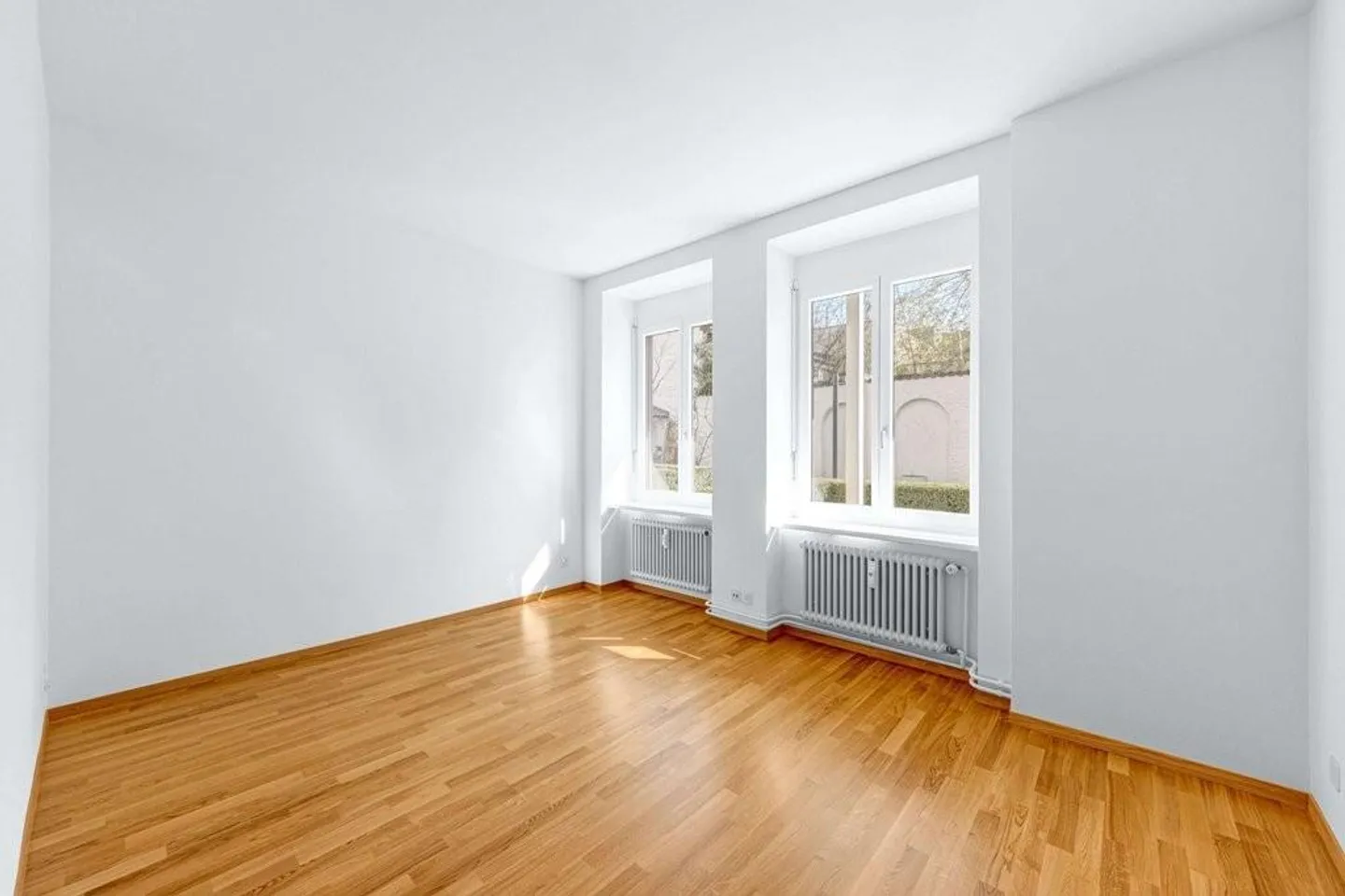 Spacious Living Space for Young Couple - Photo 7 of 8