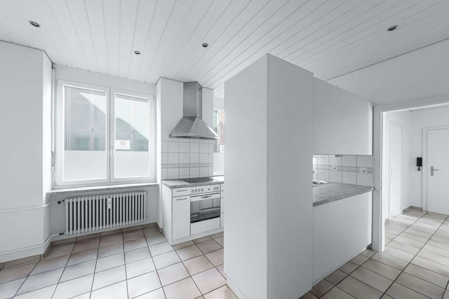 Spacious Living Space for Young Couple - Photo 2 of 8