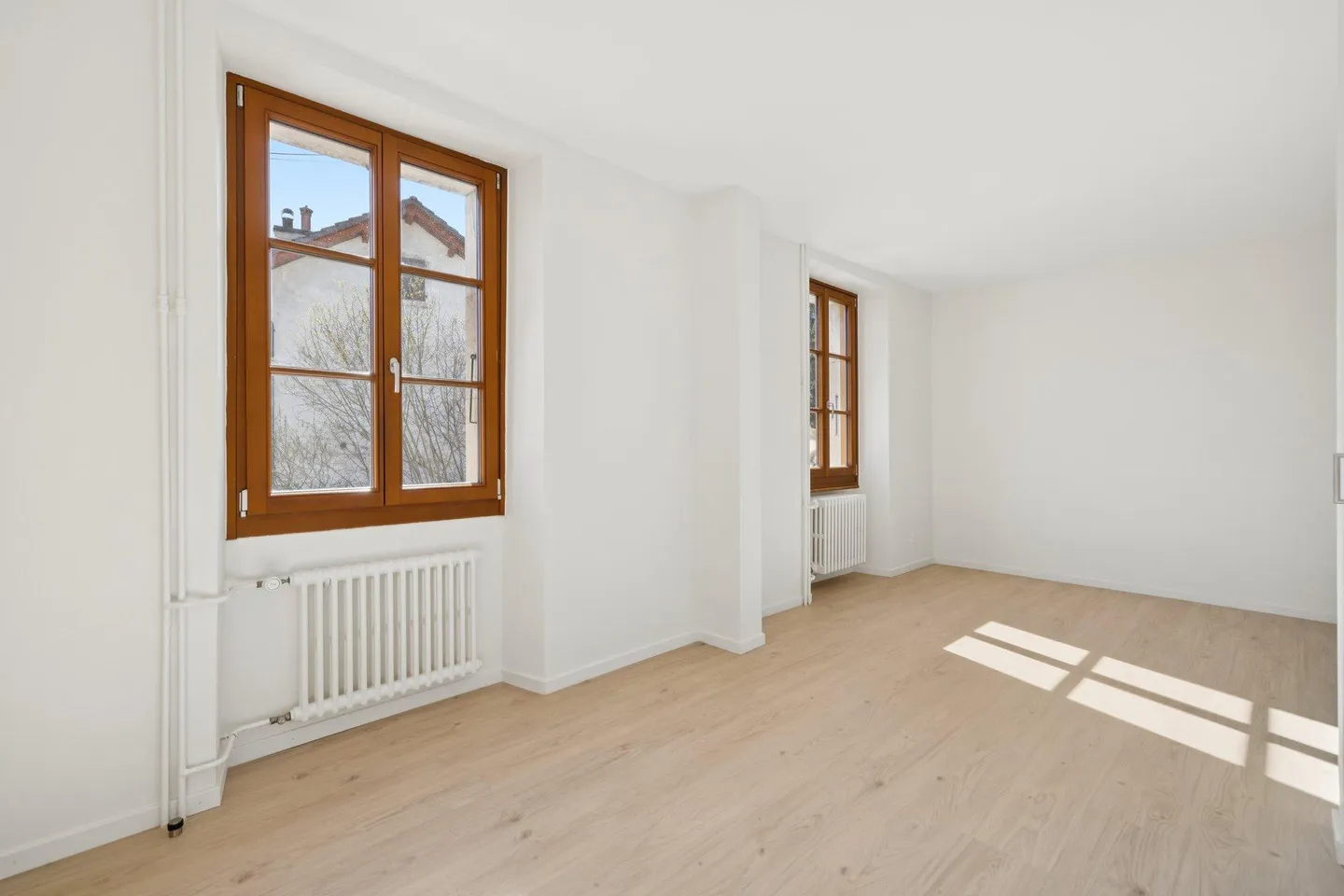 Renovated Apartment with View - Photo 4 of 9