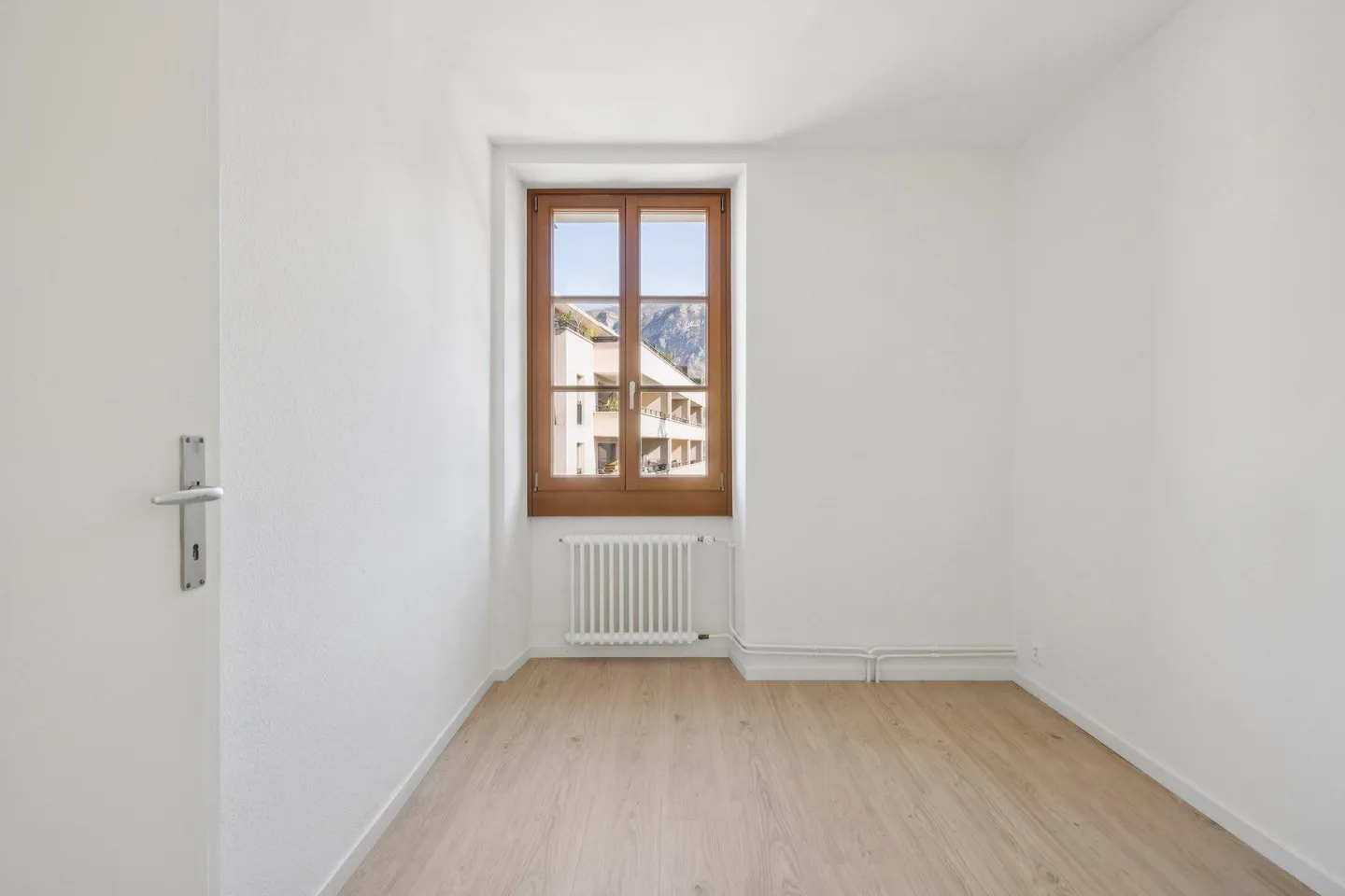 Renovated Apartment with View - Photo 8 of 9