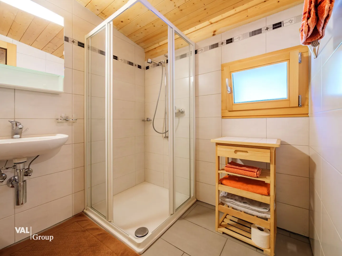 Building with group accommodation and great potential - Photo 5 of 13