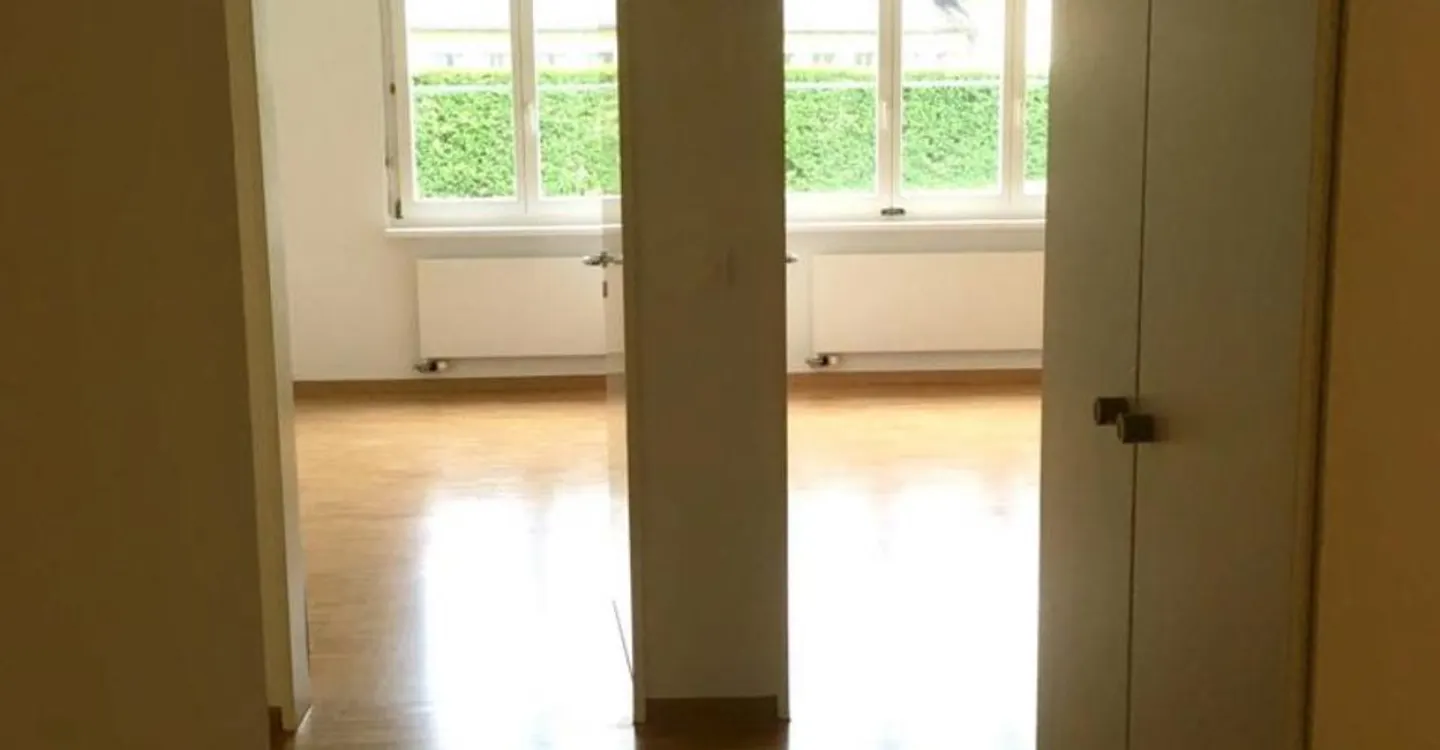 Modern 3 1/2-room apartment with 2 bathrooms and seating area - Photo 8 of 10