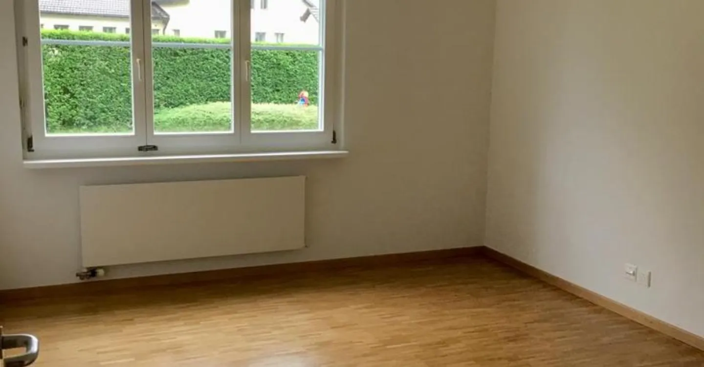 Modern 3 1/2-room apartment with 2 bathrooms and seating area - Photo 9 of 10