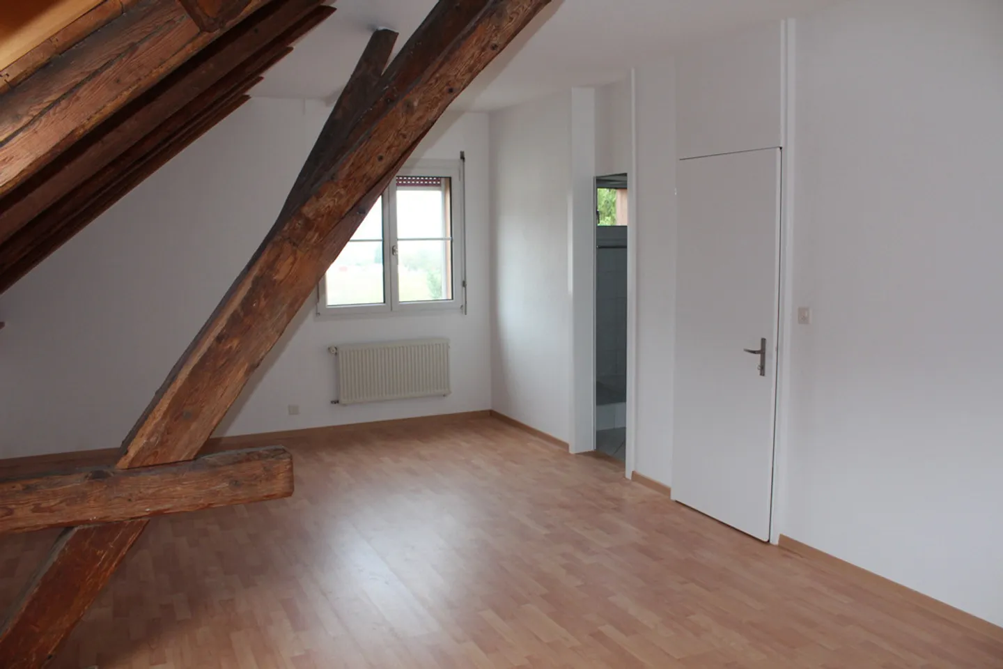 Appartement Charmant avec Balcon - Photo 3 sur 8