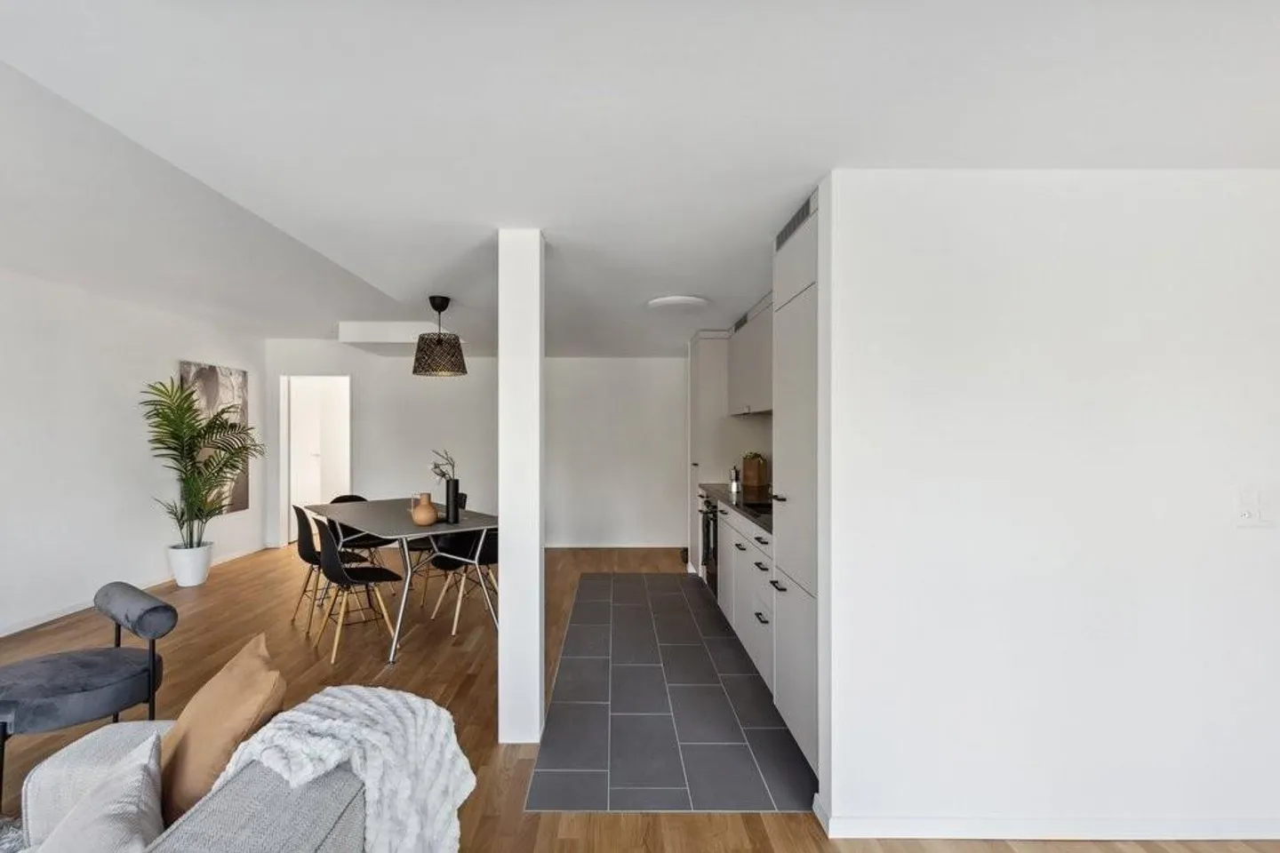 Spacious apartment in a quiet location - Photo 3 of 7