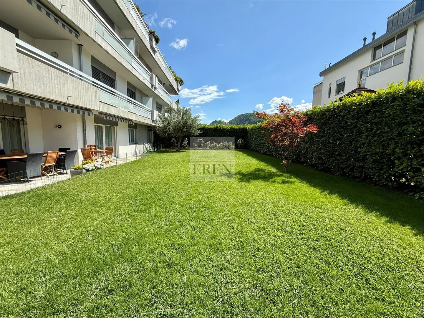 Magnifico e spazioso appartamento ristrutturato di 5,5 locali al piano terra con grande terrazza e prato - Foto 12 di 13
