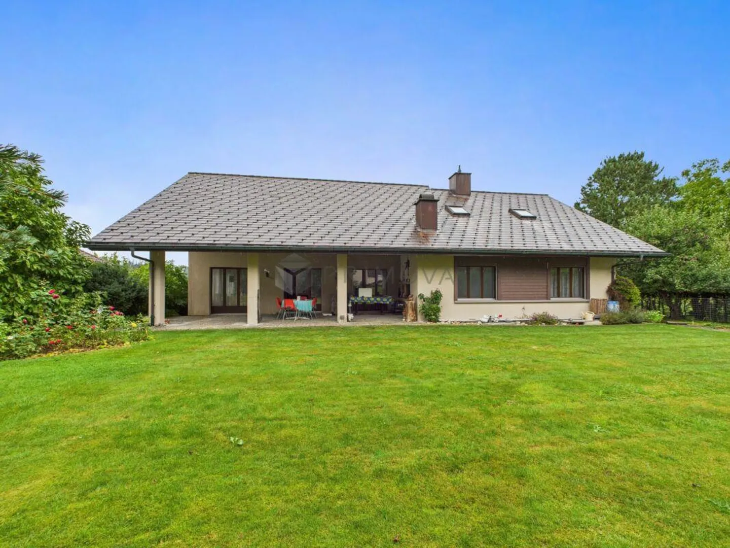 Il tuo spazio personale di vita e lavoro a Huttwil. - Foto 1 di 11