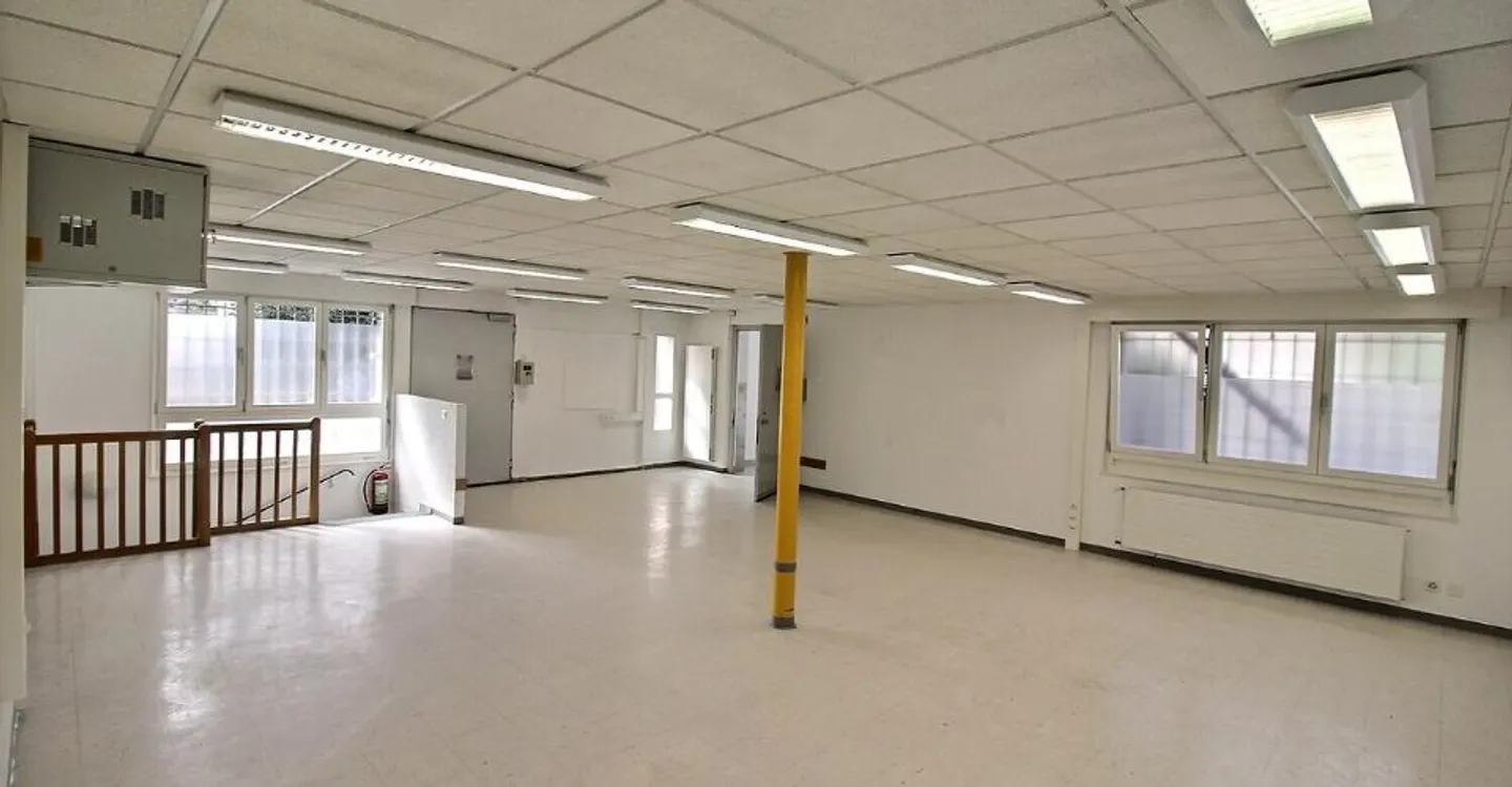 7003. Local Commercial / Modular Offices - Photo 1 of 12