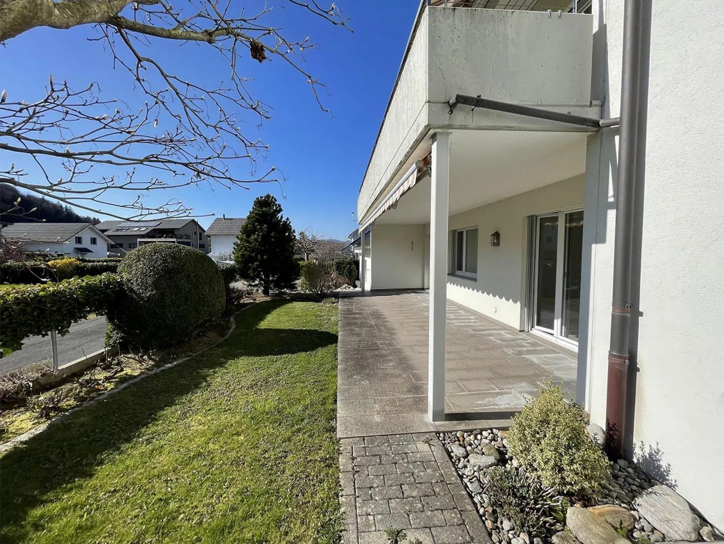 Ampio appartamento al piano terra con molti extra! - Foto 7 di 13