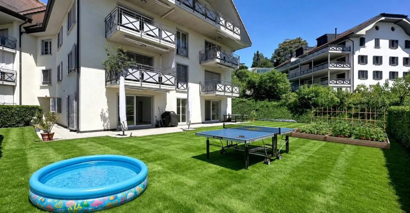 Spacious 5.5-room apartment with terrace and large garden - Photo 3 of 13