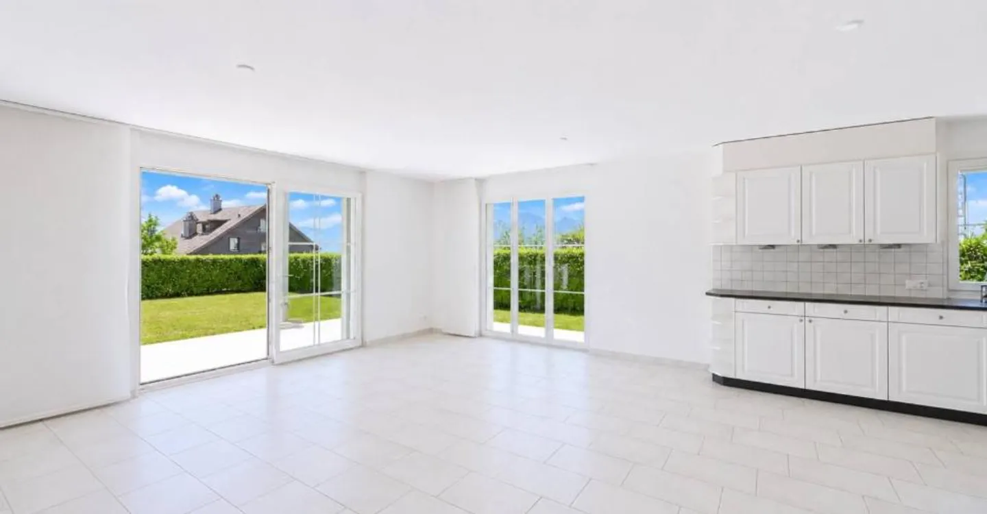 Spacious 5.5-room apartment with terrace and large garden - Photo 5 of 13