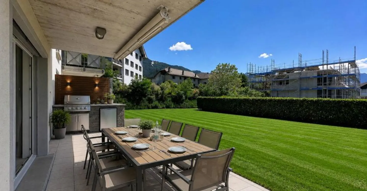 Spacious 5.5-room apartment with terrace and large garden - Photo 7 of 13