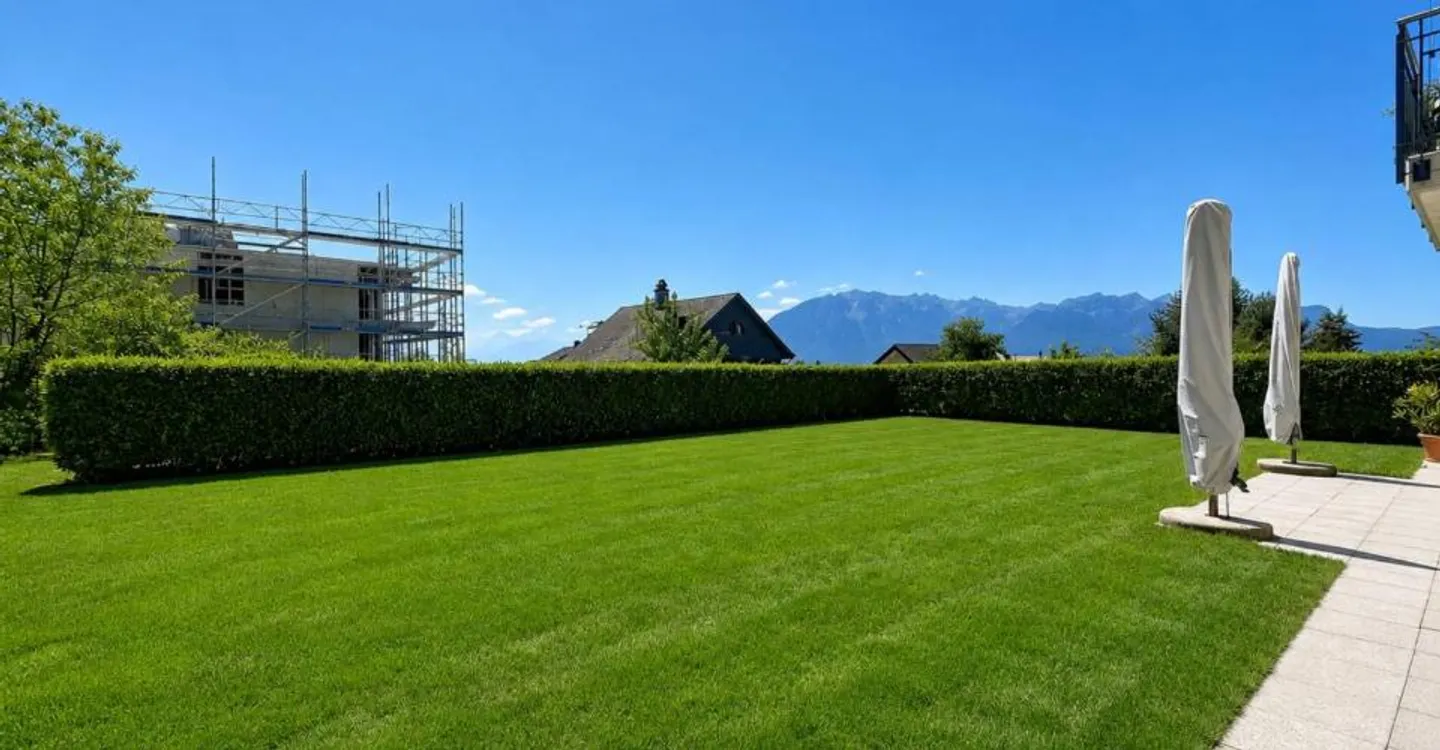 Spacious 5.5-room apartment with terrace and large garden - Photo 13 of 13