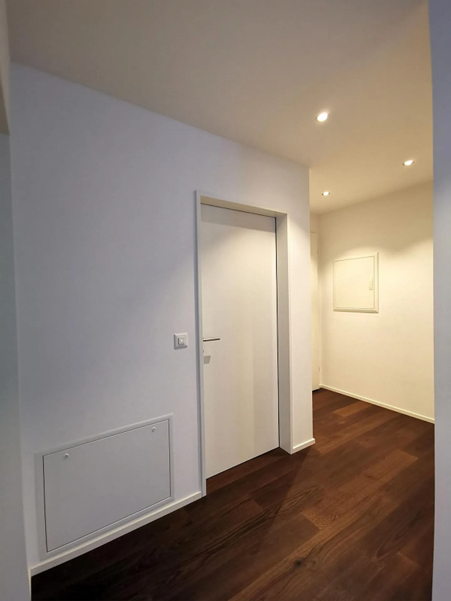 Appartement moderne de 2,5 pièces dans un emplacement central - Photo 3 sur 7
