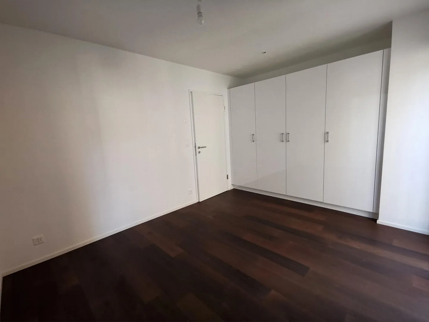 Appartement moderne de 2,5 pièces dans un emplacement central - Photo 6 sur 7