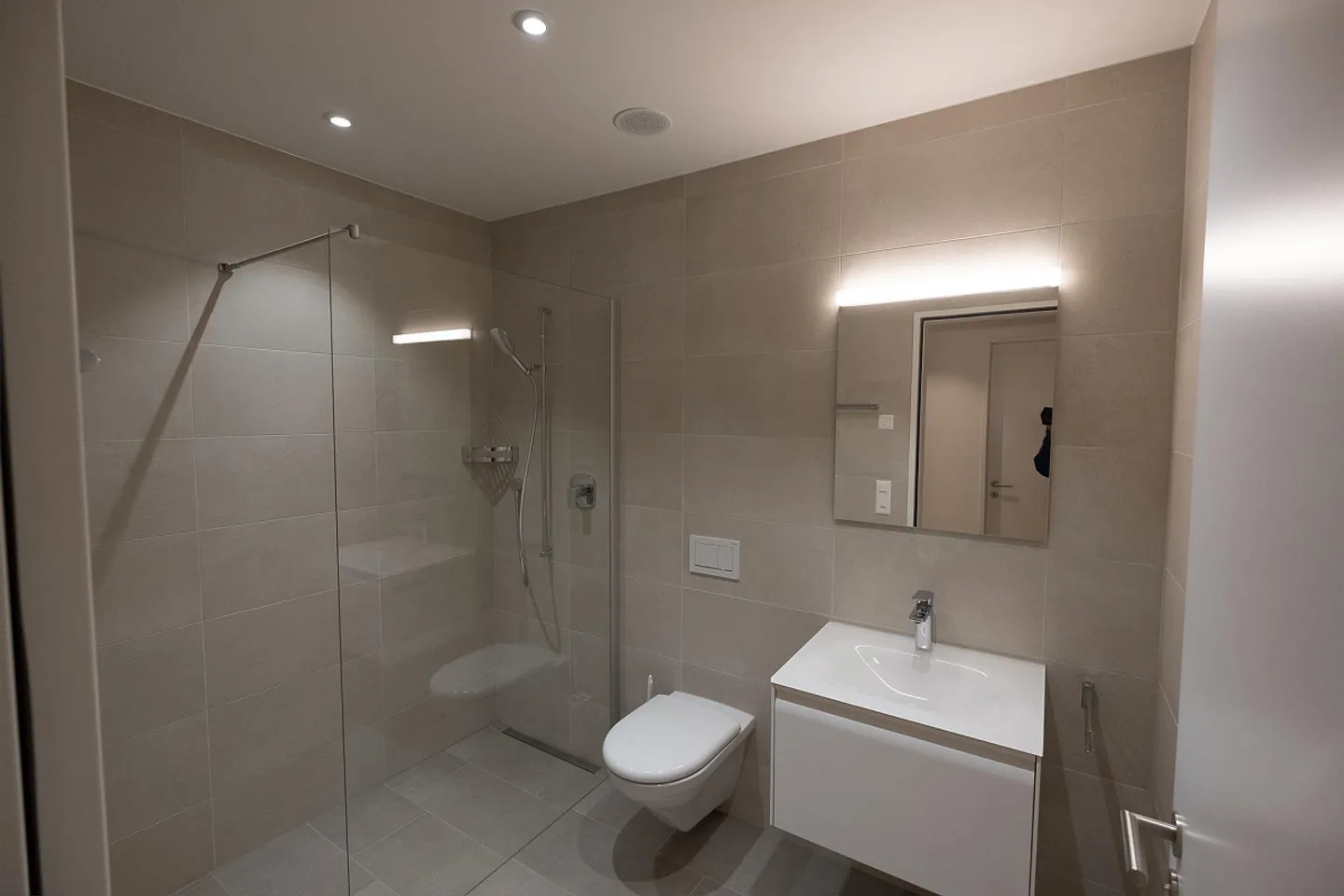 Attractive 4 1/2 room apartment in immediate proximity to the lake - Photo 8 of 8