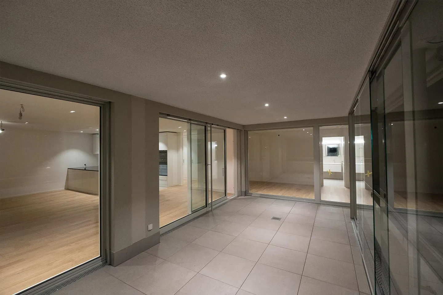 Attractive 4 1/2 room apartment in immediate proximity to the lake - Photo 4 of 8