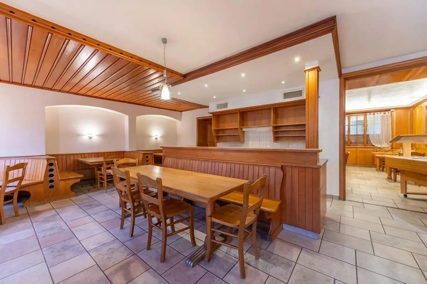 Characterful property with great development and usage potential - Photo 5 of 13