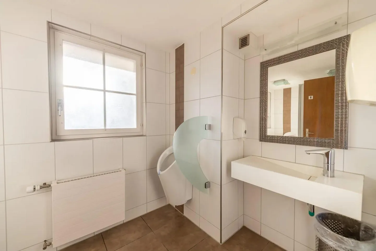 Characterful property with great development and usage potential - Photo 13 of 13