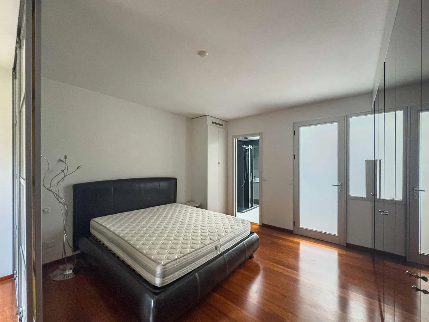 Duplex con giardinetto privato a Collina d’Oro - Foto 8 di 12