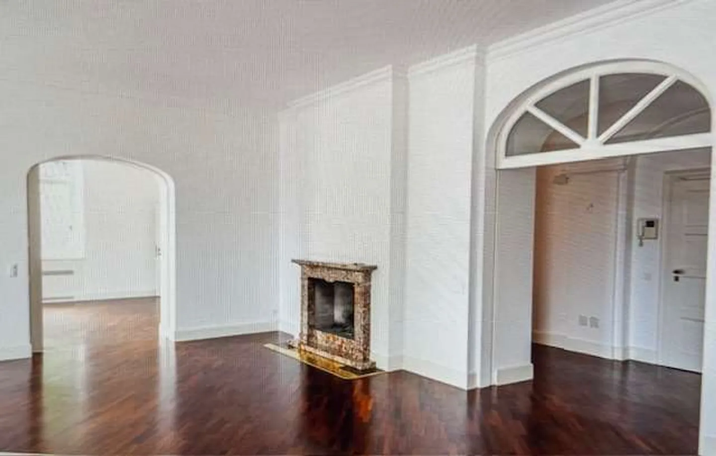 Valuable 4.5-room apartment with lake view in Lugano center - Photo 2 of 4