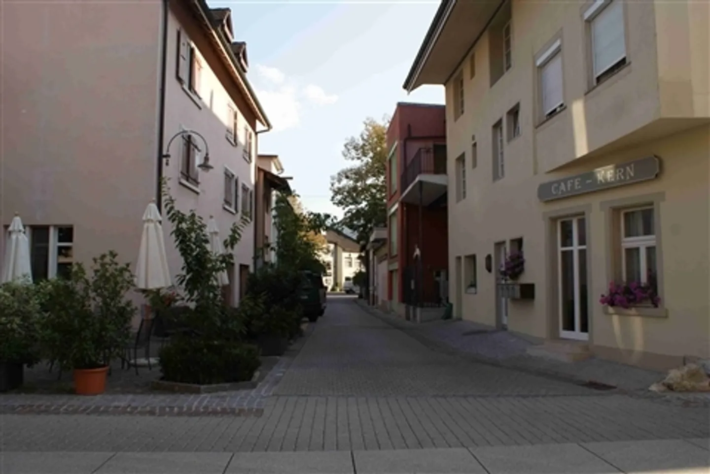 Ufficio / Atelier / Terapia - Posizione Centrale a Laufen - Foto 9 di 9