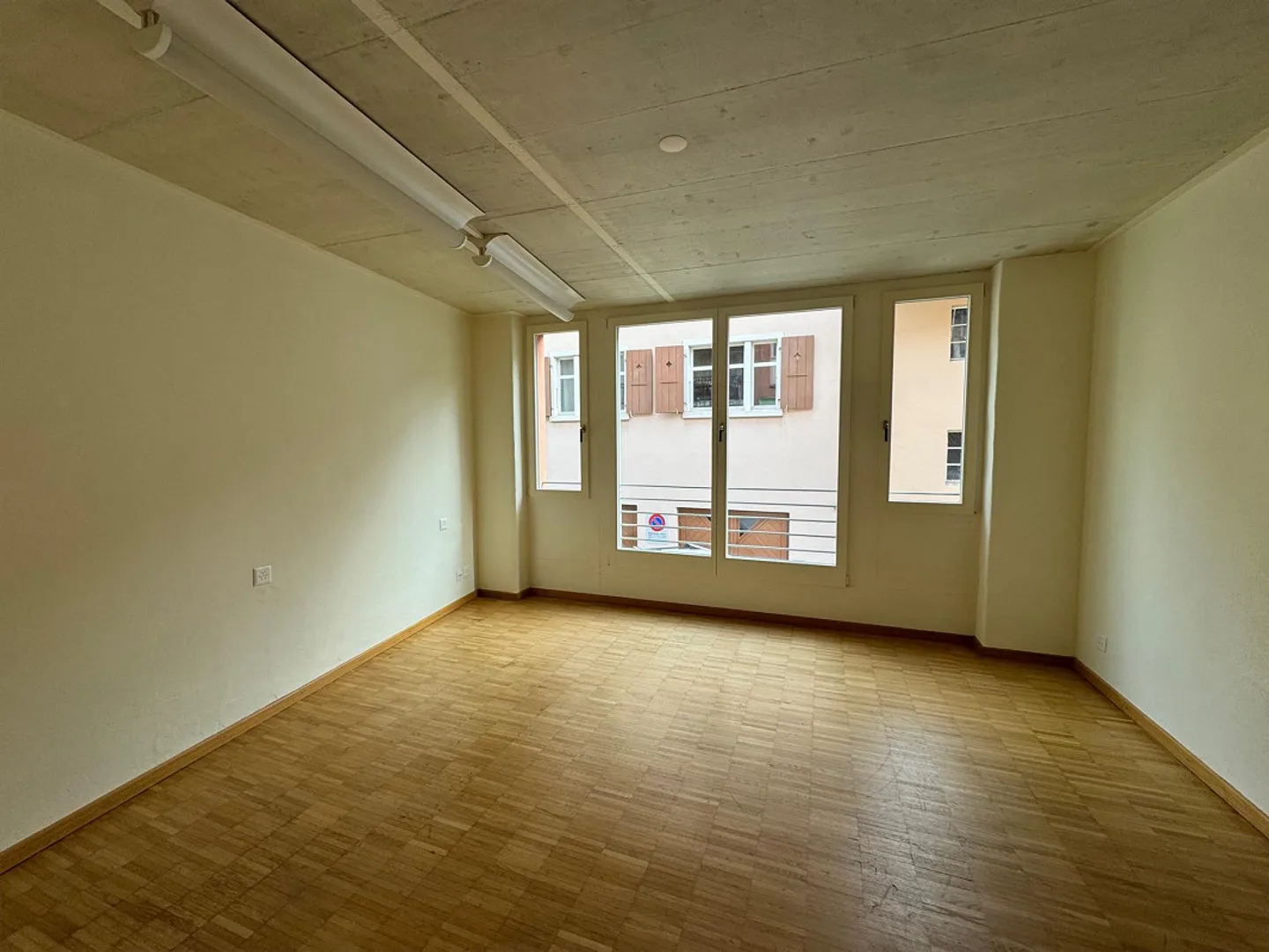 Ufficio / Atelier / Terapia - Posizione Centrale a Laufen - Foto 1 di 9