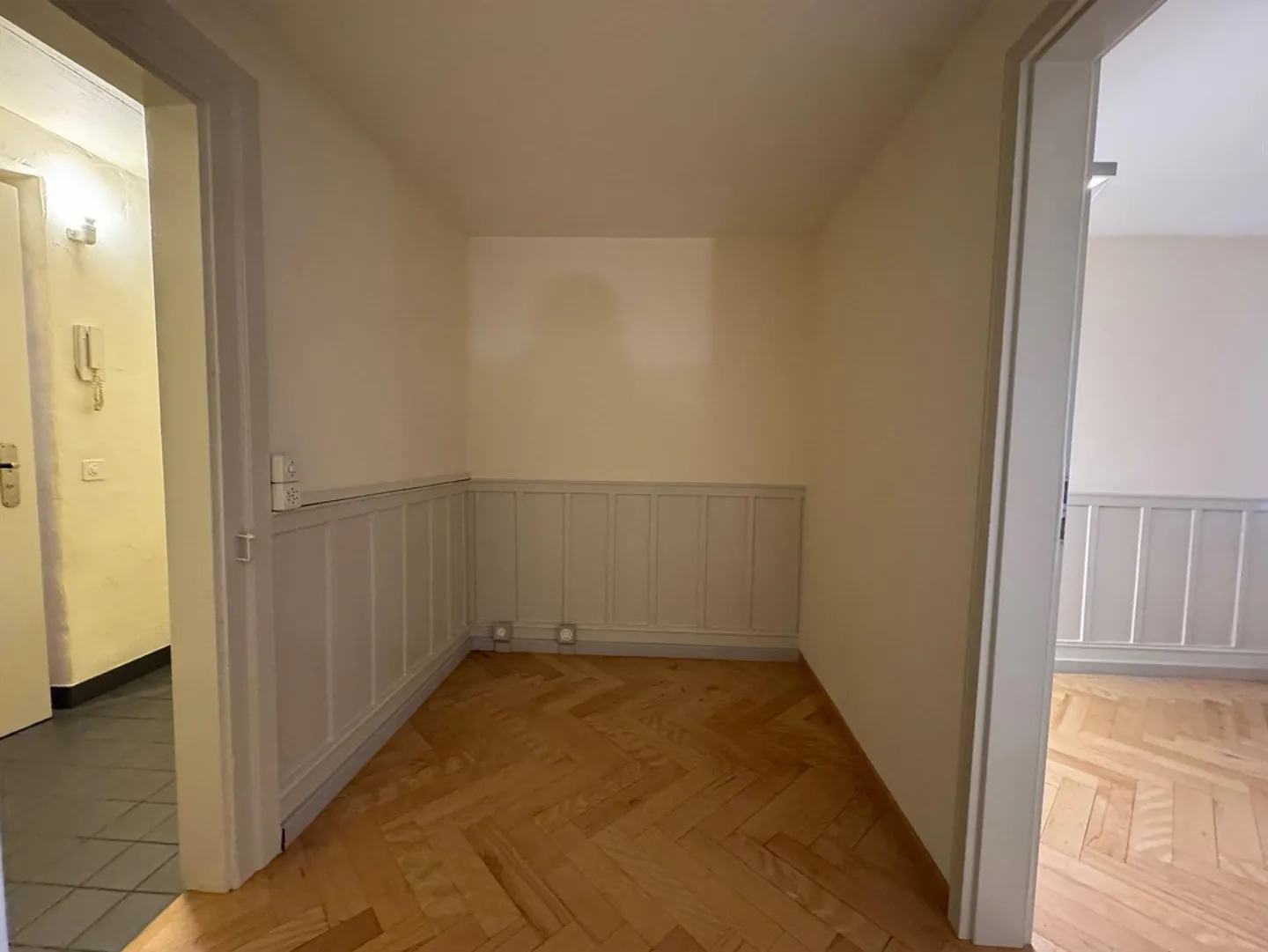 Ufficio / Atelier / Terapia - Posizione Centrale a Laufen - Foto 3 di 9