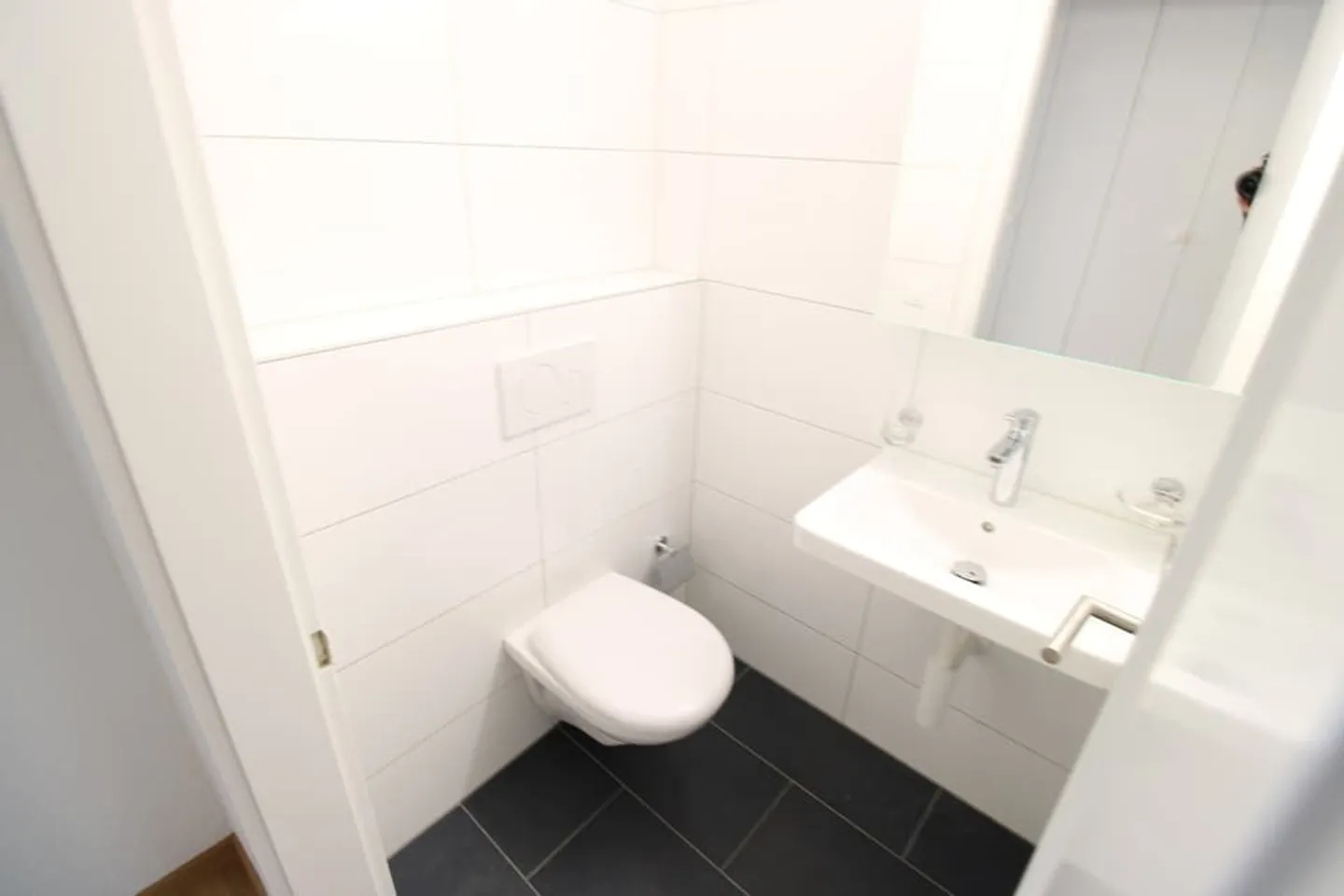 Grosse 4œ-Zimmerwohnung mit Balkon in Jugendstilhaus nahe Bahnhof - Foto 10 di 11