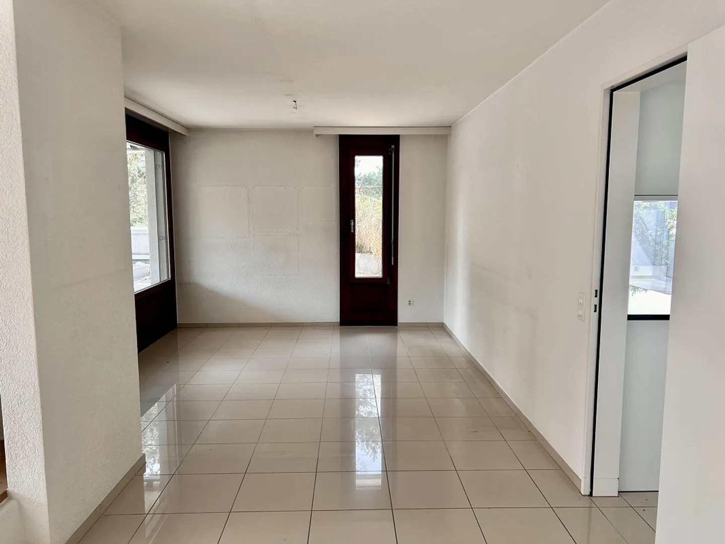 Attico di 4,5 stanze con giardino d'inverno e terrazza circondata - Foto 3 di 13