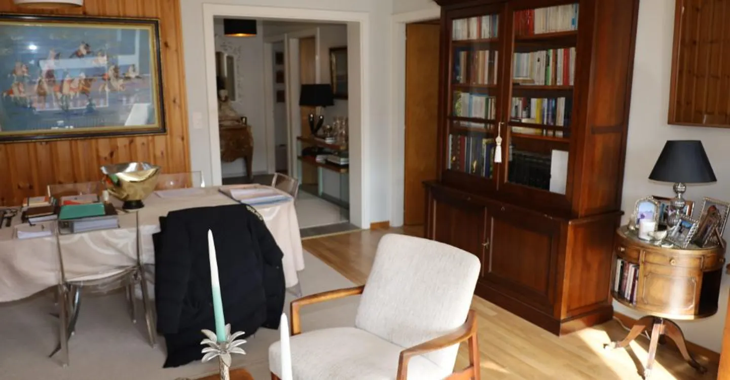 Magnificent 4.5-room apartment with balcony in Crans - Photo 3 of 14