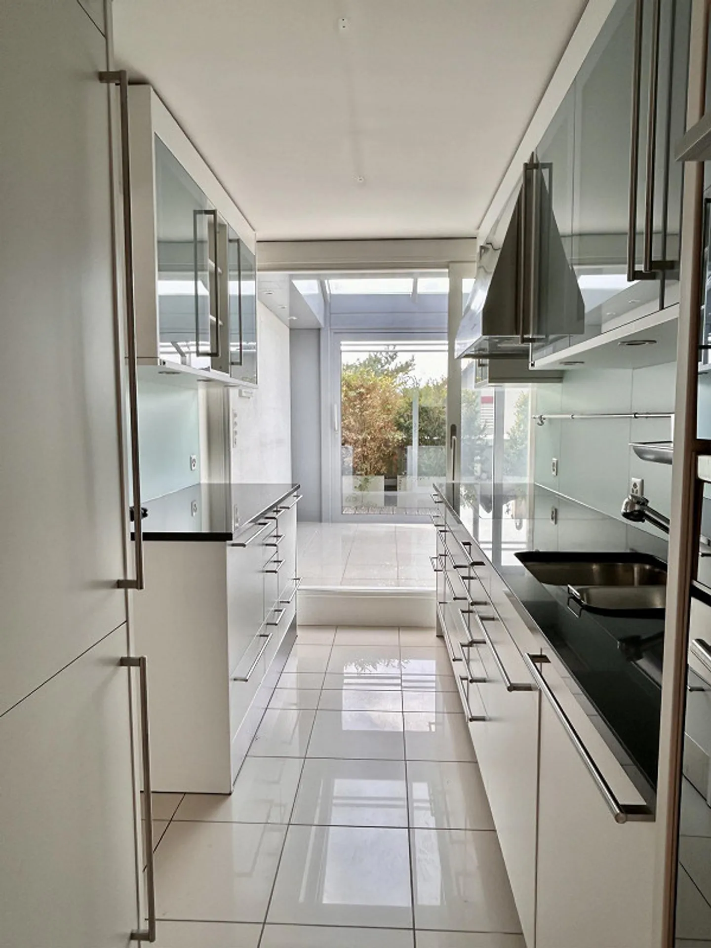 Attico di 4,5 stanze con giardino d'inverno e terrazza circondata - Foto 5 di 13