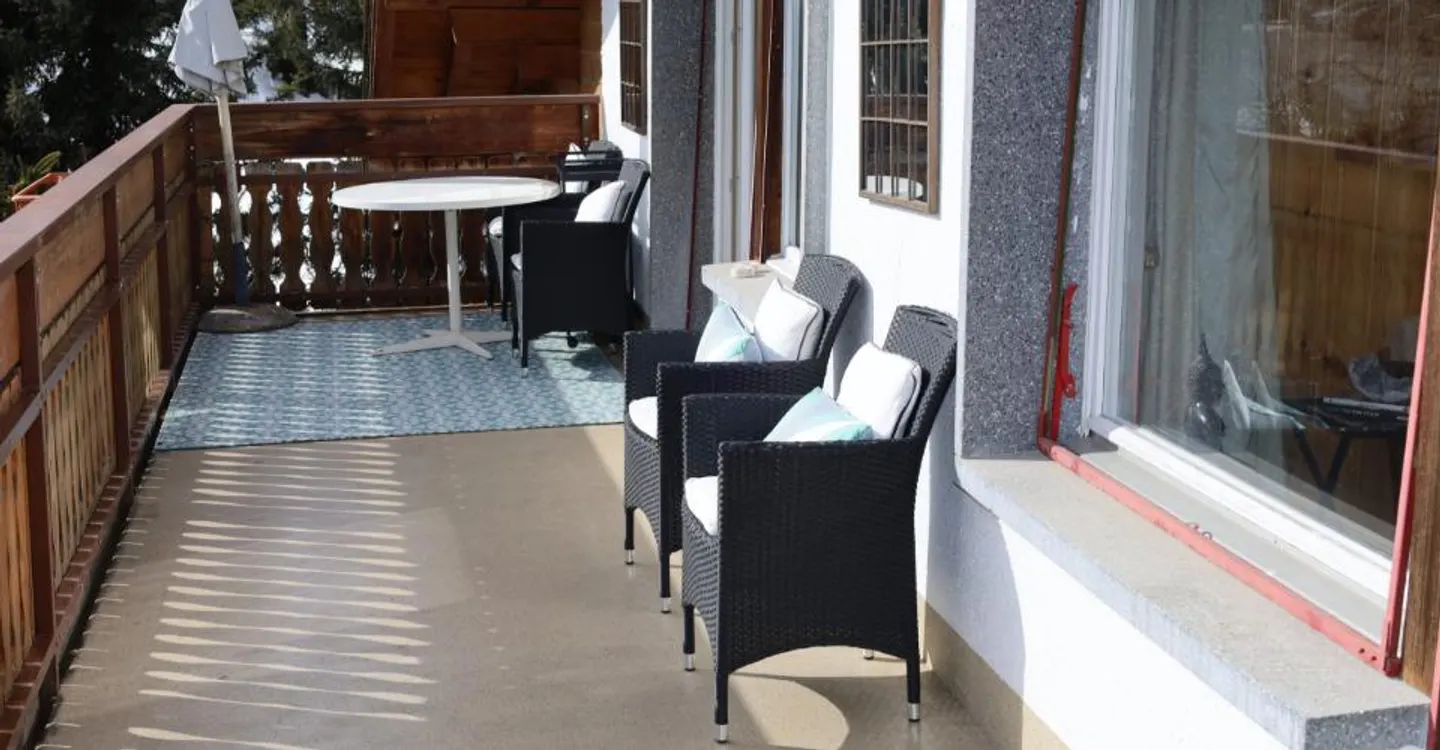 Magnificent 4.5-room apartment with balcony in Crans - Photo 13 of 14