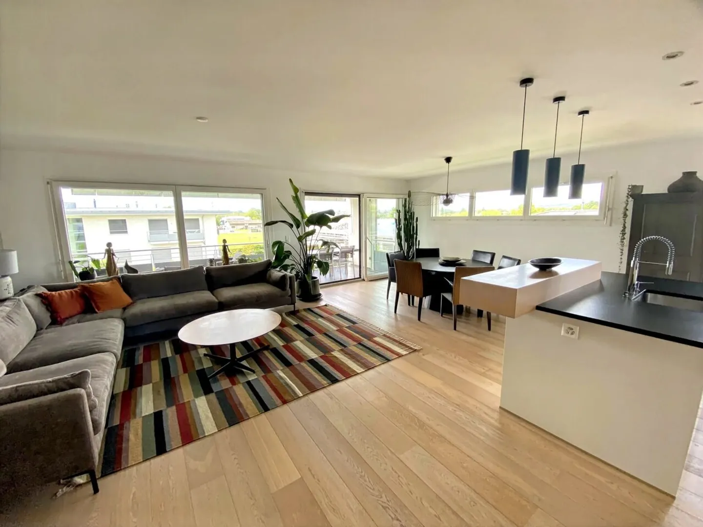 Geräumige Wohnung mit Terrasse - Foto 5 von 13