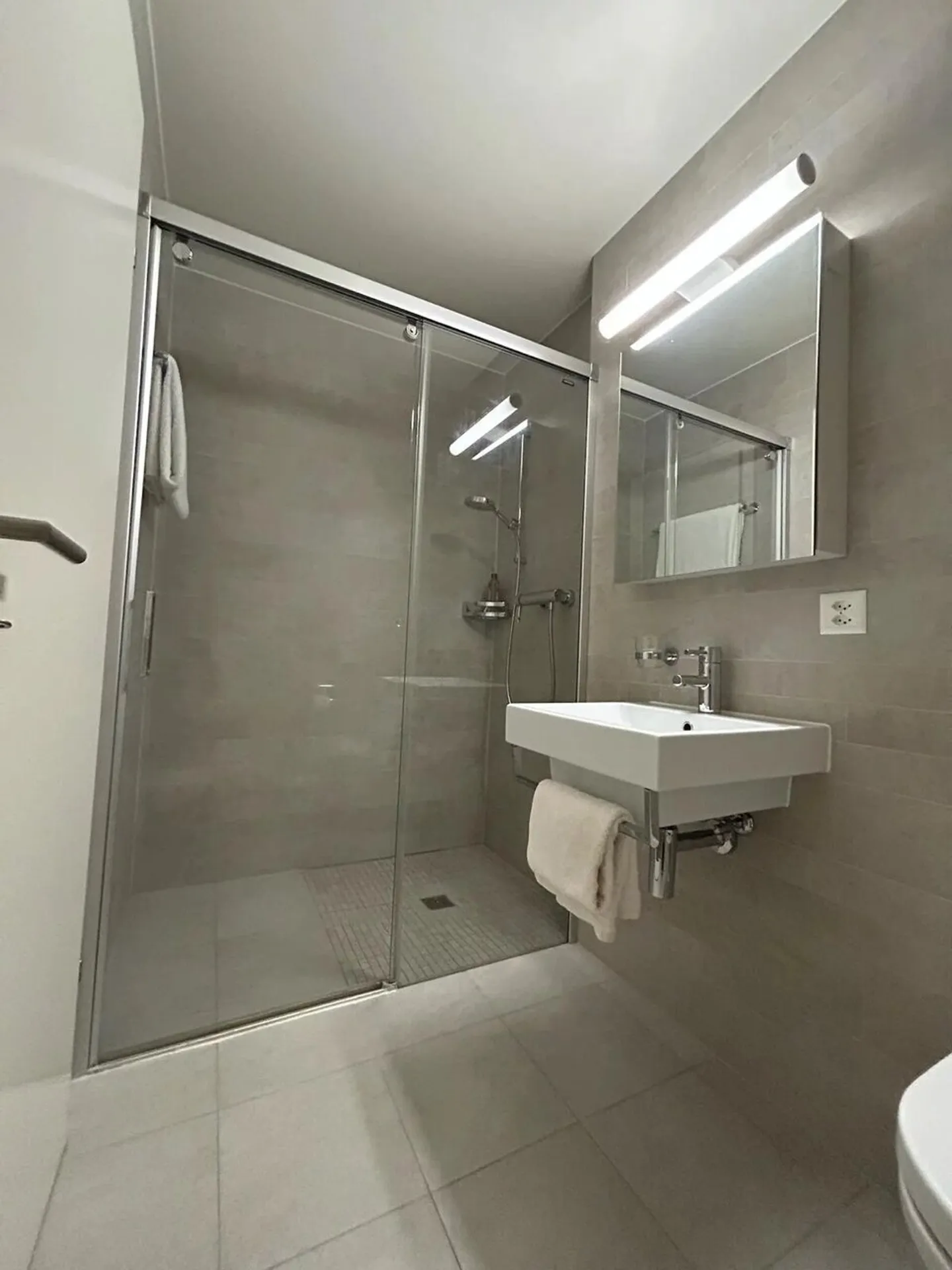 Geräumige Wohnung mit Terrasse - Foto 11 von 13