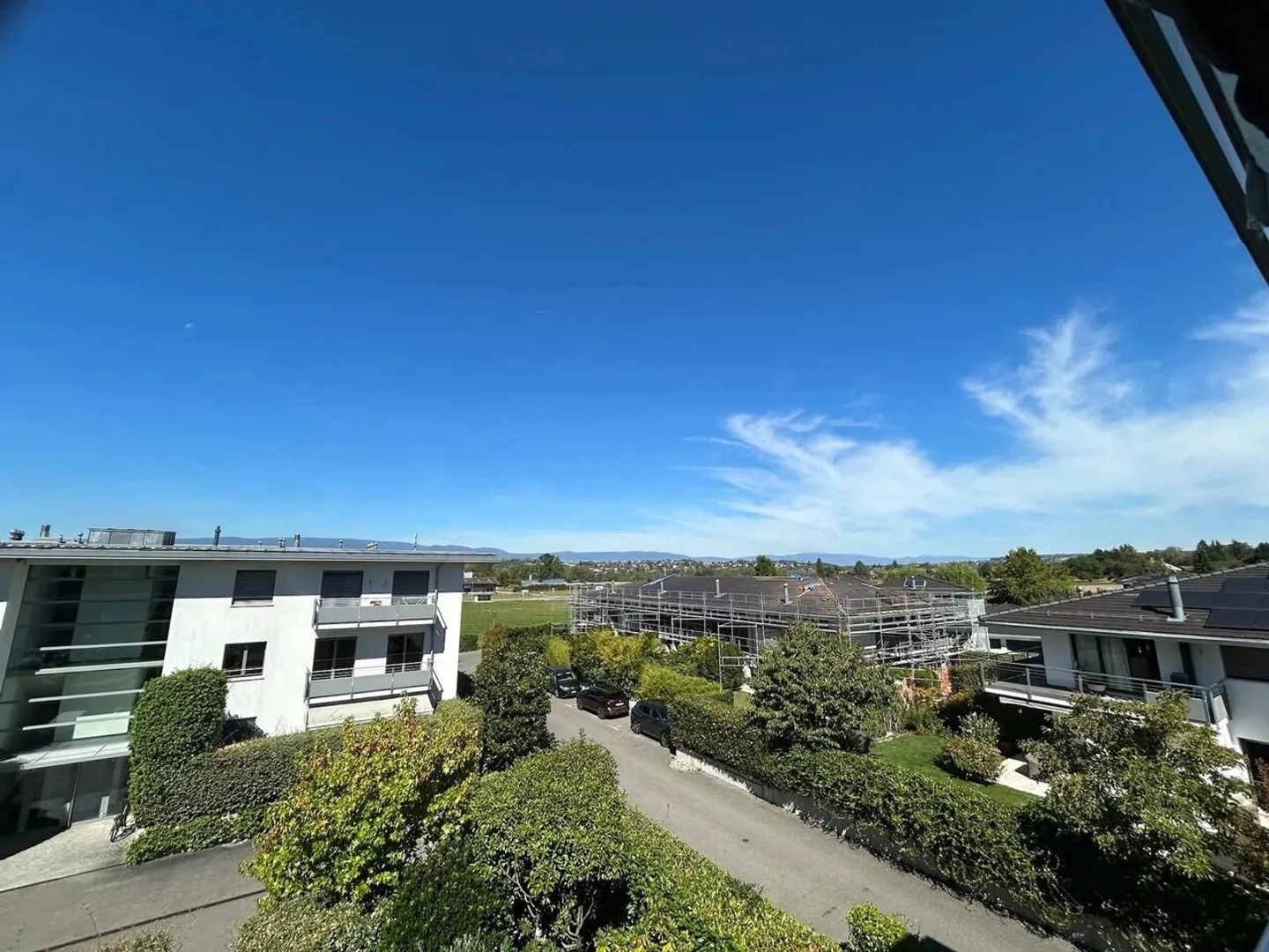 Geräumige Wohnung mit Terrasse - Foto 3 von 13