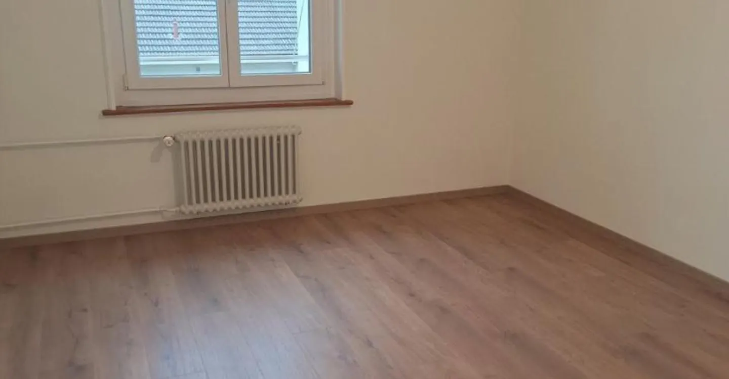 Charming Apartment Near Station - Photo 5 of 5