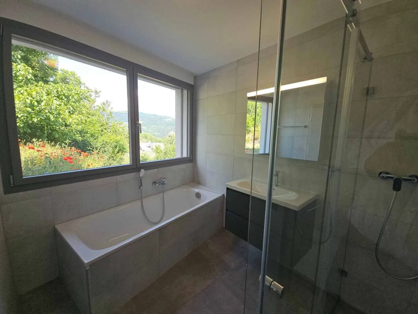 Magnifique villa contemporaine de 5,5 pièces - Photo 3 sur 9