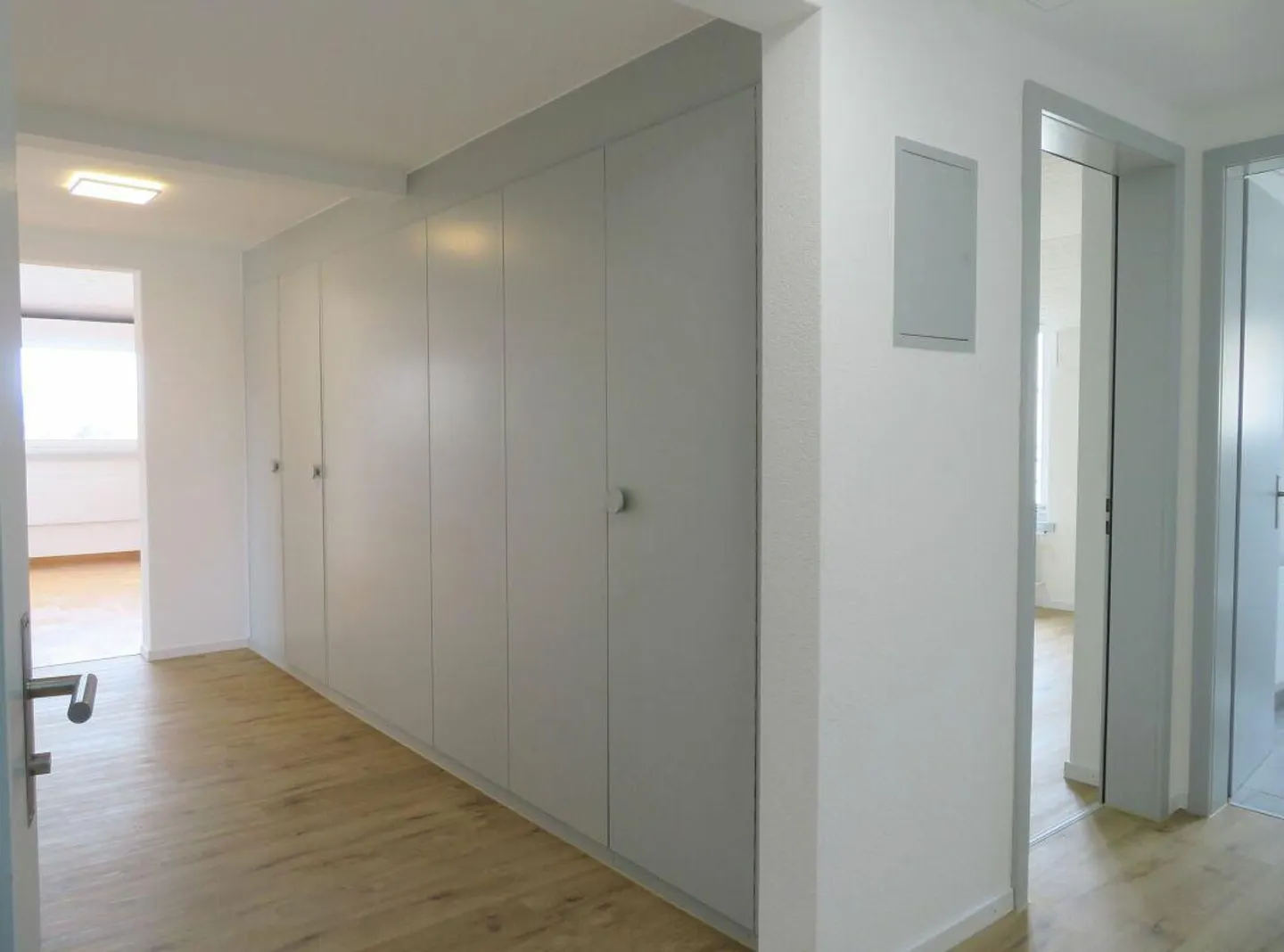 Prima occupazione dopo ristrutturazione: Elegante appartamento mansardato di 3 1/2 locali con camino - Foto 2 di 13