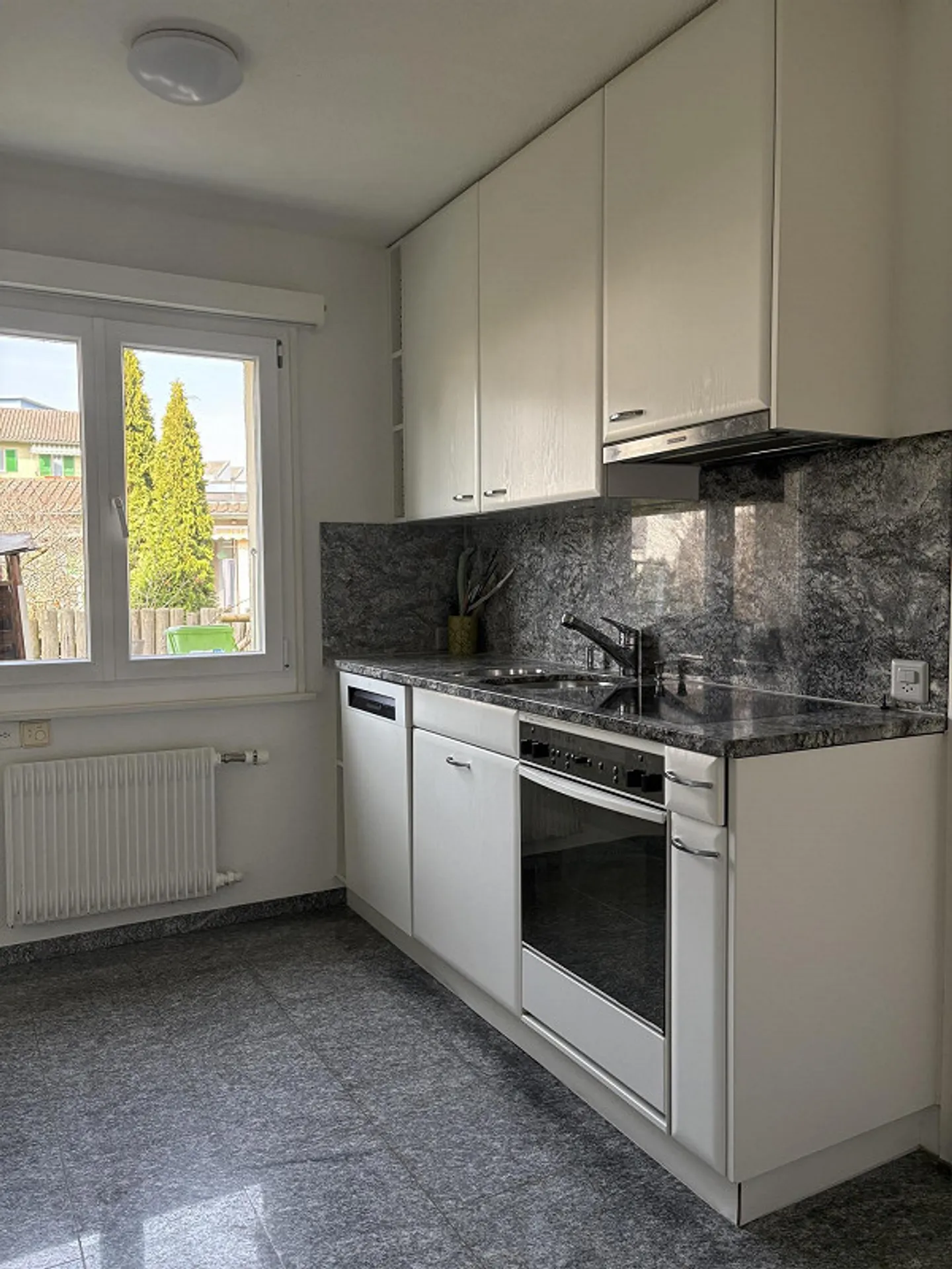 Quietly located in the heart of Zug - Photo 5 of 10