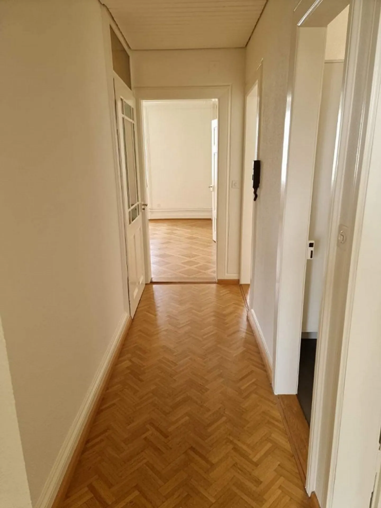 Appartamento ristrutturato e luminoso in un vecchio edificio nel quartiere Kannenfeld - Foto 5 di 6