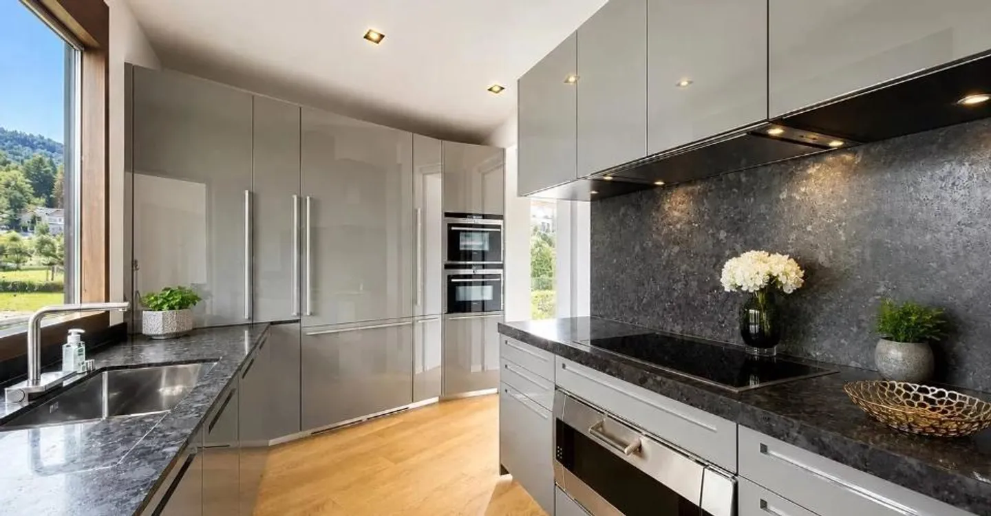 Stunning Apartment with Lake View - Photo 2 of 3