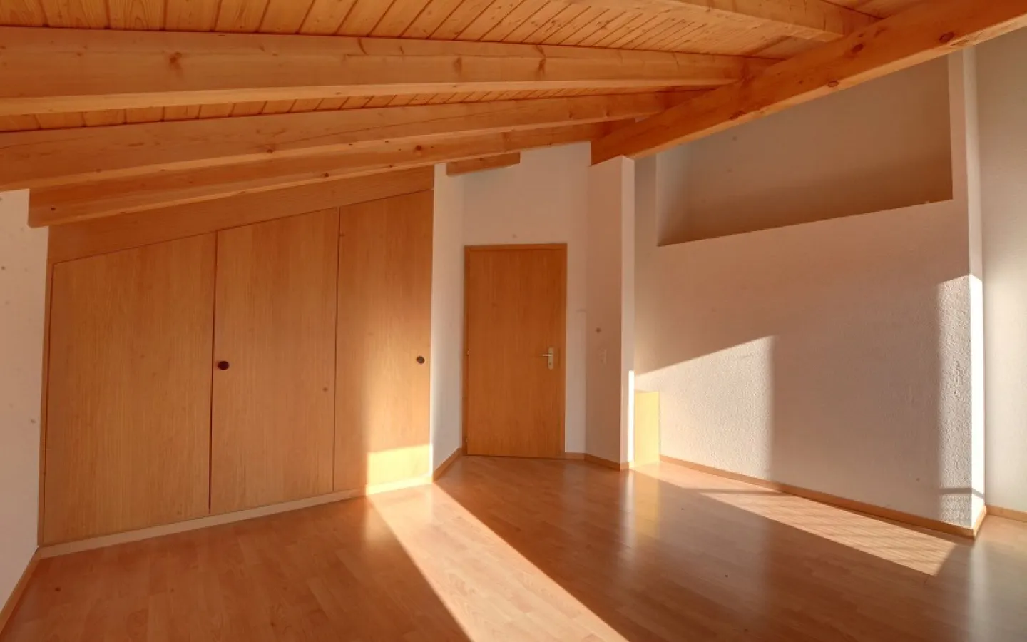 Charmante Reihenhaus-Villa - Foto 2 von 8