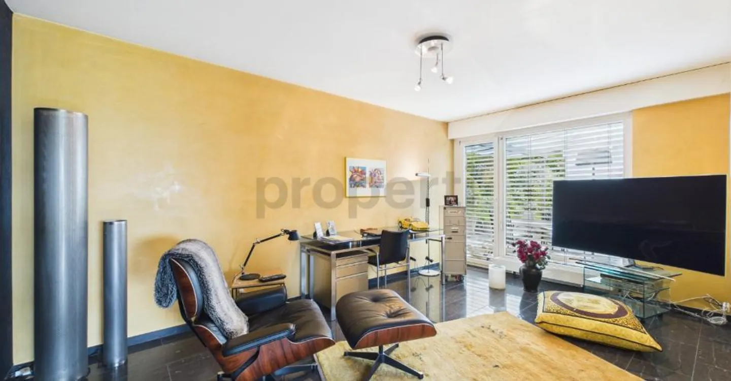 Casa a schiera unica a Herrenschwanden con vista spettacolare - Foto 6 di 11